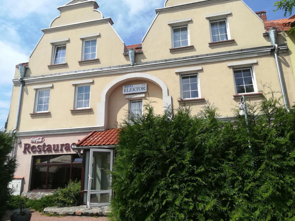 Hotel E-Lektor Morag Bagian luar foto